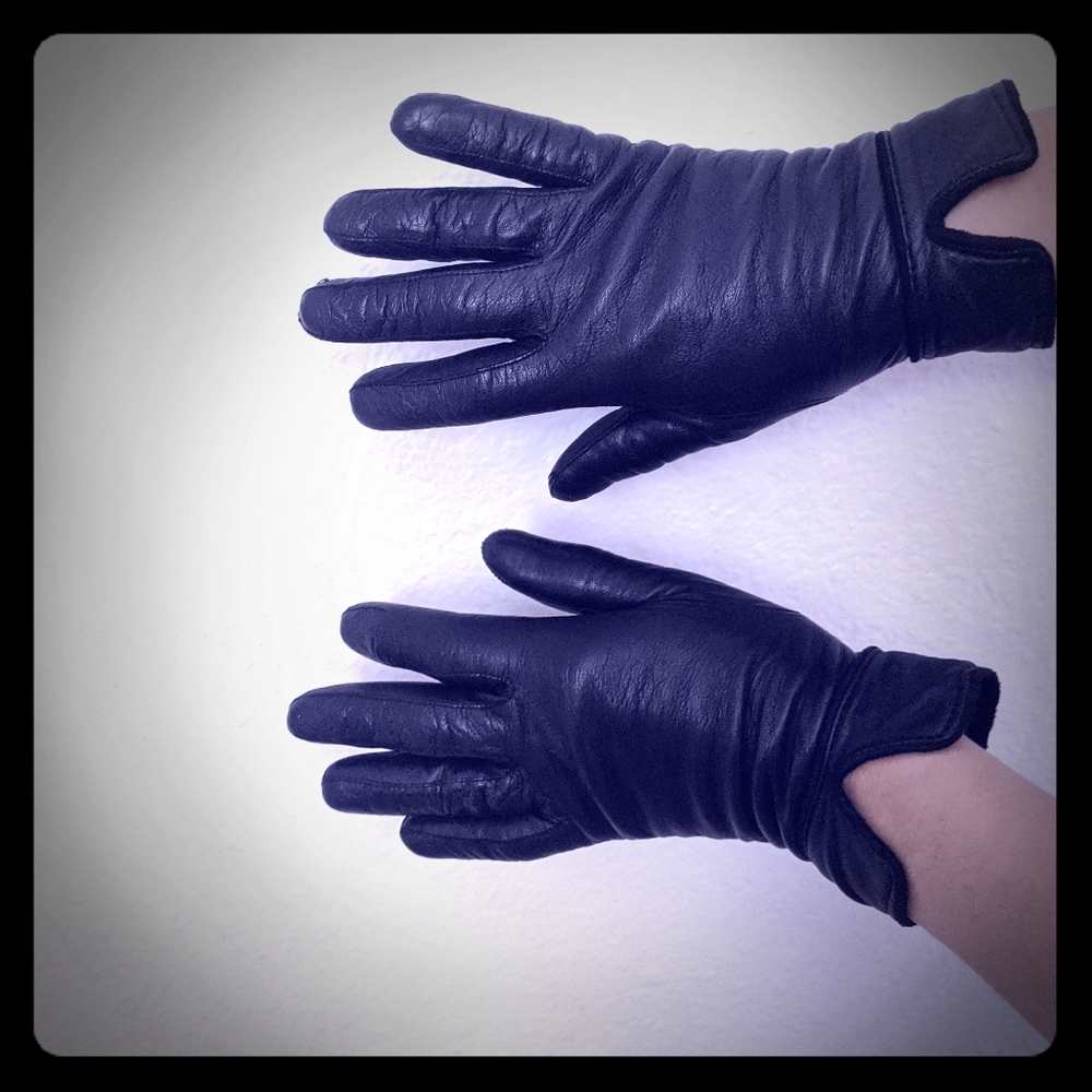 Black leather fur lined ladies gloves Small